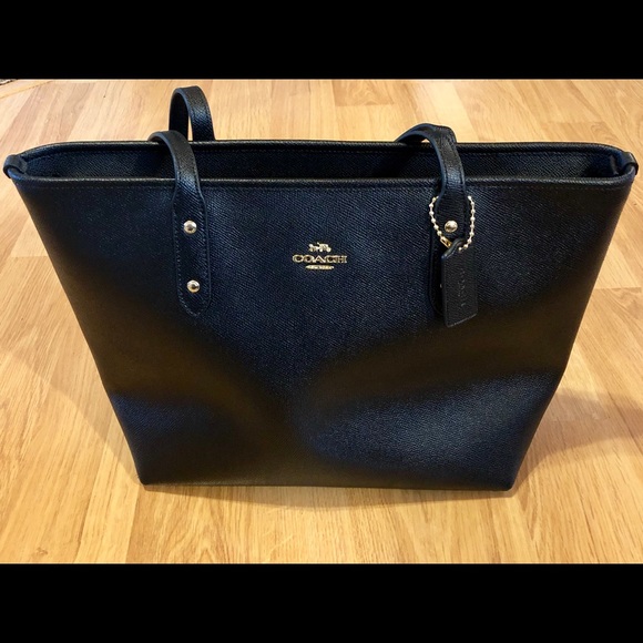 Coach Handbags - NWT Coach City Zip Tote